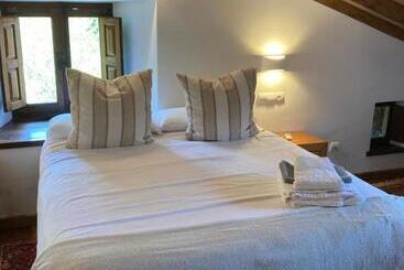 تختخواب و صبحانه La Valuisilla, Hotel Rural