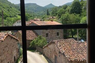 تختخواب و صبحانه La Valuisilla, Hotel Rural