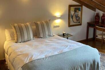 تختخواب و صبحانه La Valuisilla, Hotel Rural