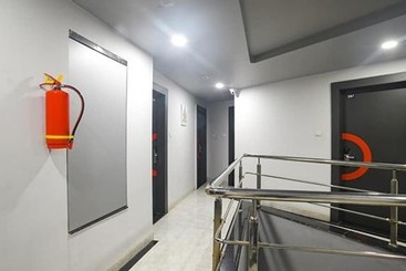 هتل Townhouse 81349 Townhouse Friends Inn