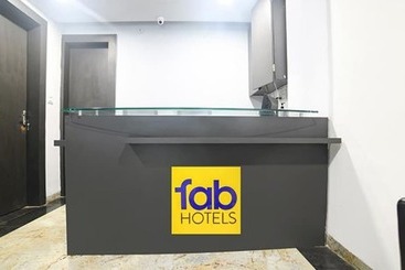 هتل Townhouse 81349 Townhouse Friends Inn