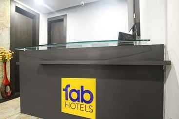 هتل Townhouse 81349 Townhouse Friends Inn
