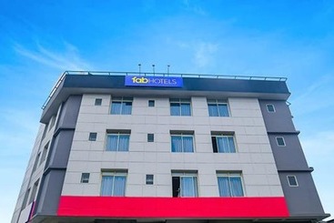 هتل Townhouse 81349 Townhouse Friends Inn