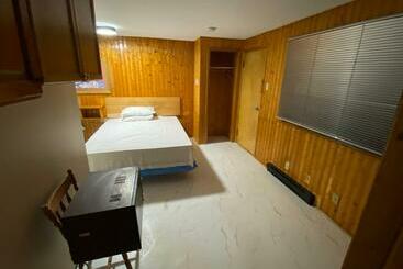 Hillcrest Motel