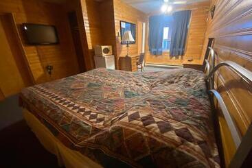 Hillcrest Motel