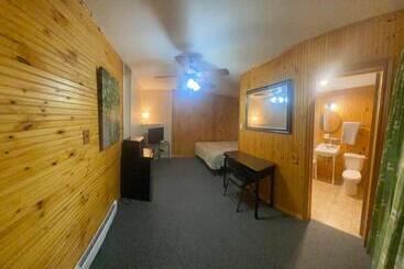 Hillcrest Motel