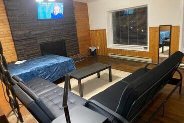 Hillcrest Motel