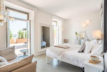 هتل Colégio Charm House