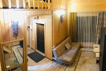 هتل Cottage Chalet And Tours