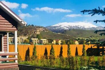 هتل Cottage Chalet And Tours