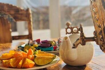 هتل Cottage Chalet And Tours