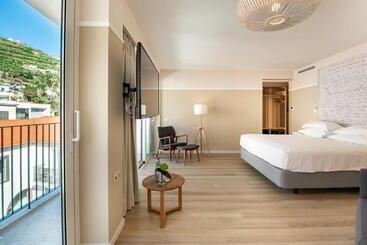Pestana Fisherman Village - Camara de Lobos