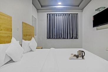 هتل Townhouse 81349 Townhouse Friends Inn