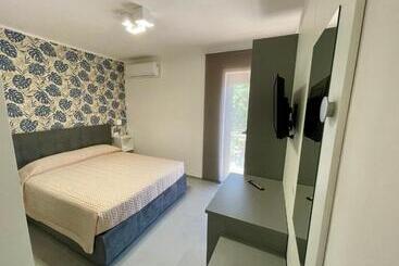 Matthew’s Home B&b