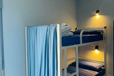 Hostel & Rooms O Albergue Da Meiga