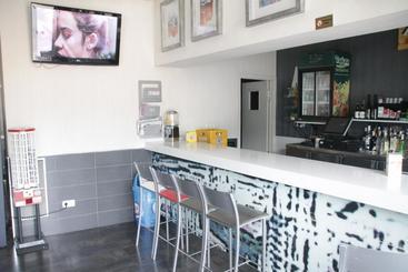 پانسیون Hostal Francisco Salinas
