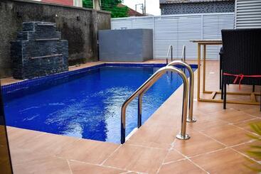 Riviera Hotel, Apartments & Resorts