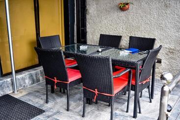 Riviera Hotel, Apartments & Resorts