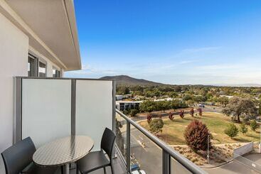هتل Adina Serviced Apartments Canberra, Dickson