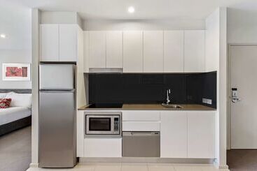 هتل Adina Serviced Apartments Canberra, Dickson