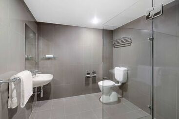 هتل Adina Serviced Apartments Canberra, Dickson