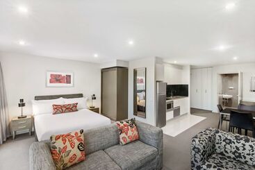 هتل Adina Serviced Apartments Canberra, Dickson