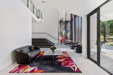 هتل Adina Serviced Apartments Canberra, Dickson