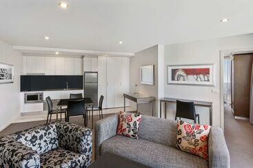 هتل Adina Serviced Apartments Canberra, Dickson
