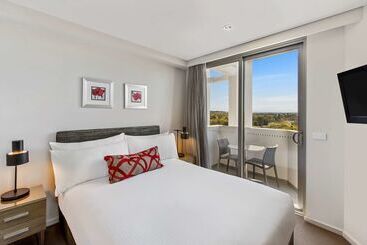 هتل Adina Serviced Apartments Canberra, Dickson
