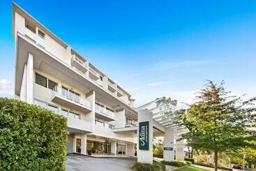 هتل Adina Serviced Apartments Canberra, Dickson