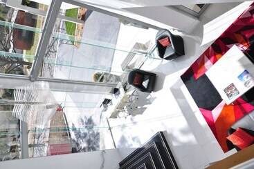 هتل Adina Serviced Apartments Canberra, Dickson