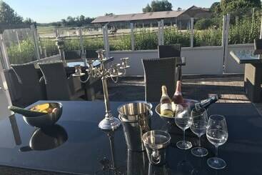 هتل Alter Landsitz Sommerstorf