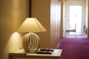 Brit Hotel Du Perche