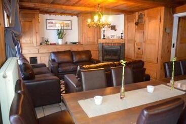 هتل Et Chalet Au Coin Du Feu Chilly Powder