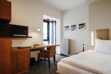 هتل Global Inn
