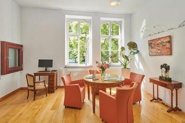هتل Mutterhaus Düsseldorf