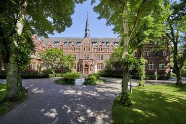 هتل Mutterhaus Düsseldorf