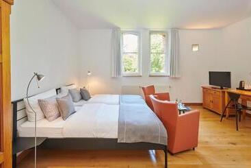 هتل Mutterhaus Düsseldorf