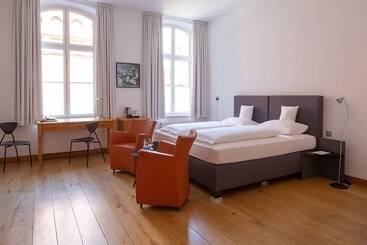 هتل Mutterhaus Düsseldorf