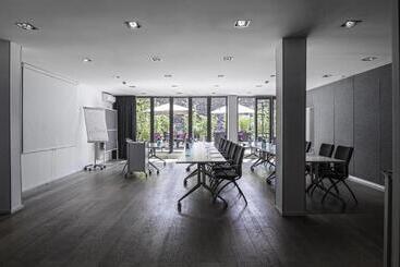 Pearl Design Hotel   Frankfurt City