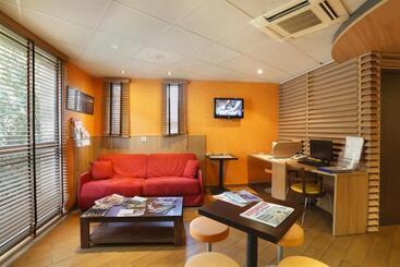هتل Suite Home Apt Luberon