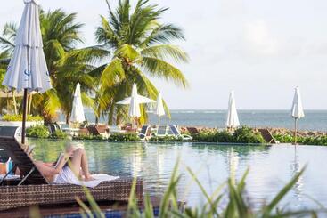 ホテル Serrambi Resort