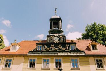 هتل Villa Sorgenfrei & Restaurant Atelier Sanssouci