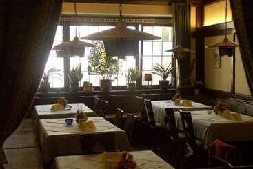 هتل Restaurant Weinhaus Grebel
