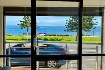 Ocean Beach Hotel