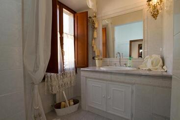 تختخواب و صبحانه La Casa Di Milady