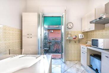 تختخواب و صبحانه Travelershome Ciampino Rooms