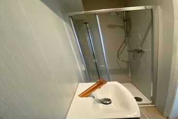 Alexander Hotel Fully Refurbished All Rooms En Suite
