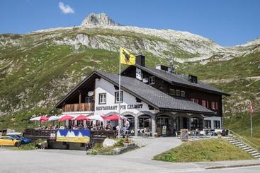 Pansiyon Berggasthaus Piz Calmot