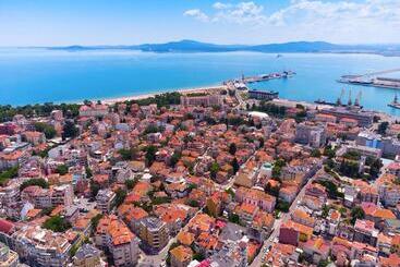 پانسیون Elite Apartments Is Located In The Old Town Of Pomorie